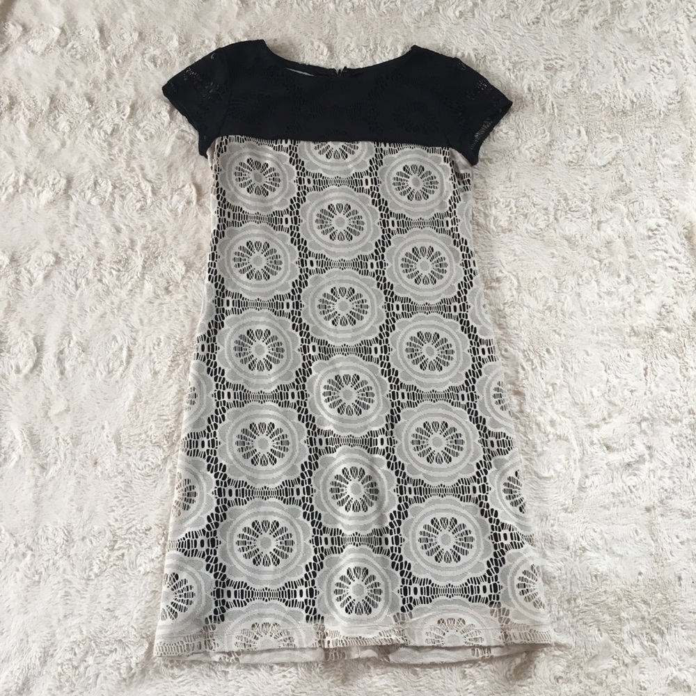 Maggie London | Nordstrom Lace overlay black cream